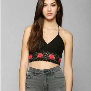 UO ECOTE CROCHET CROP TOP
